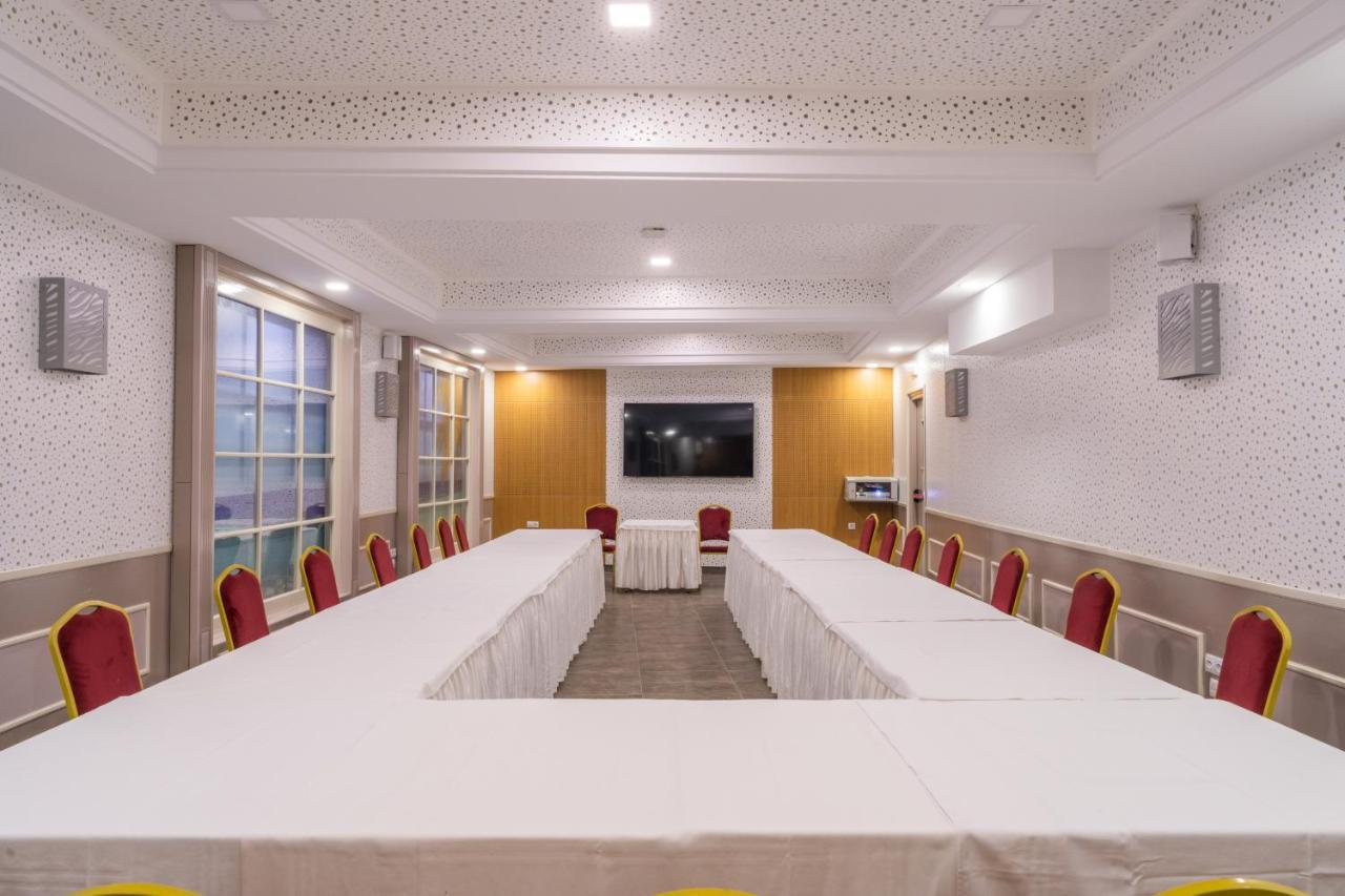 Hotel Khayam Garden &