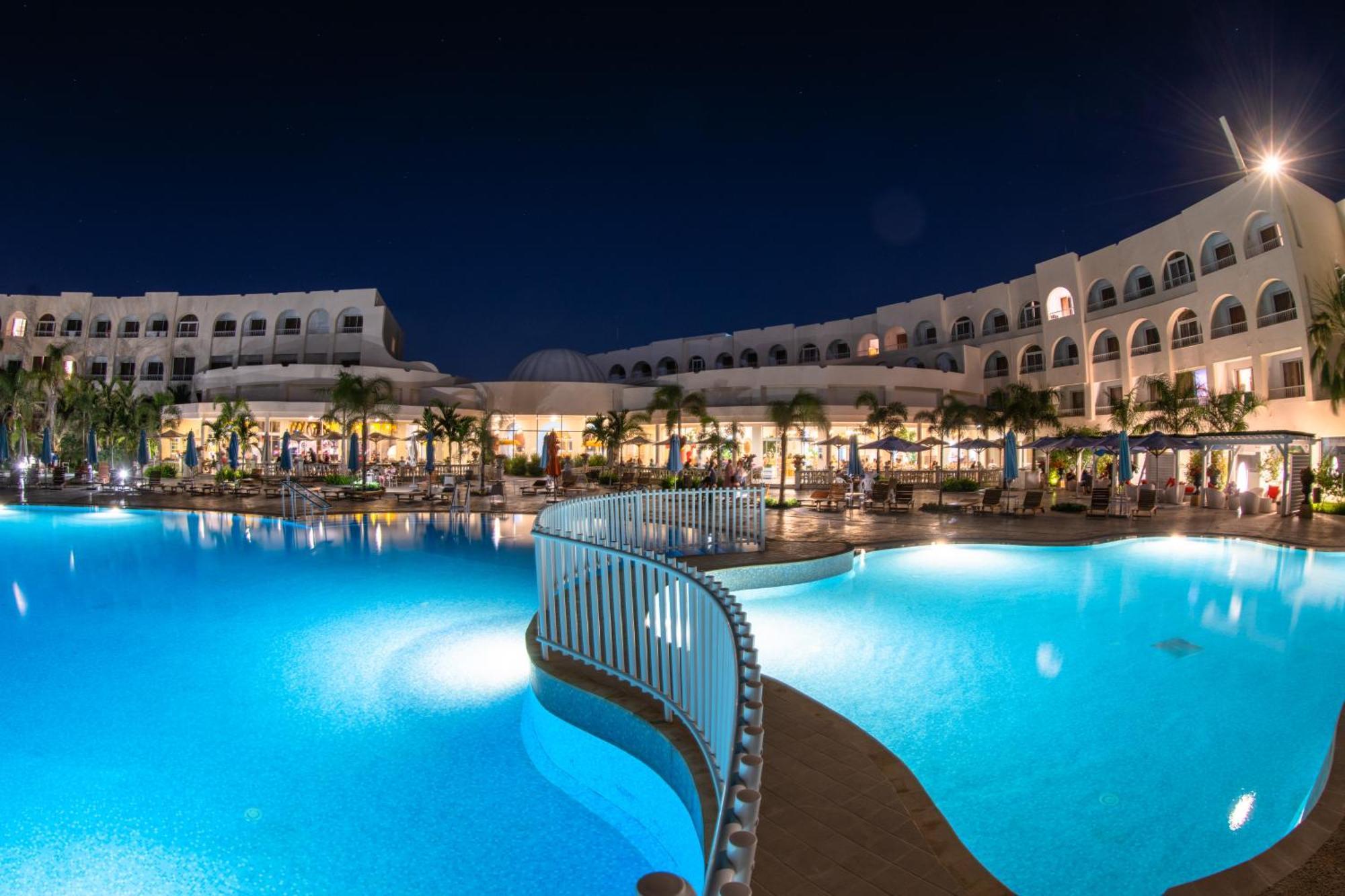Khayam Garden & 4*